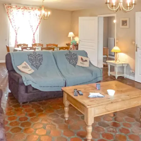 4 Bedroom In Holiday home