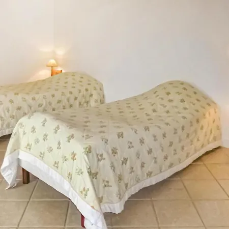 4 Bedroom In Vaudoy-en-Brie