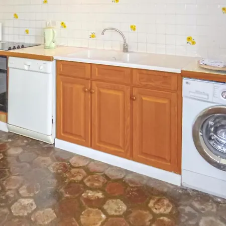 4 Bedroom In Holiday home