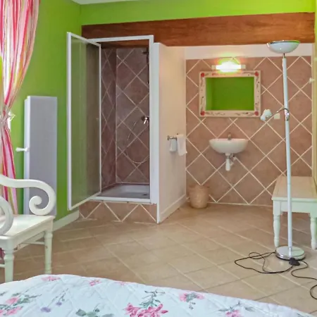 4 Bedroom In *